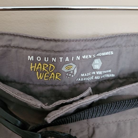 Mountain Hardwear Cargo Hiking Shorts - a - Picture 3 of 5